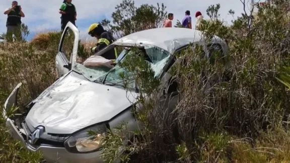 Neuquén: perdió el control y volcó en Piedra del Águila
