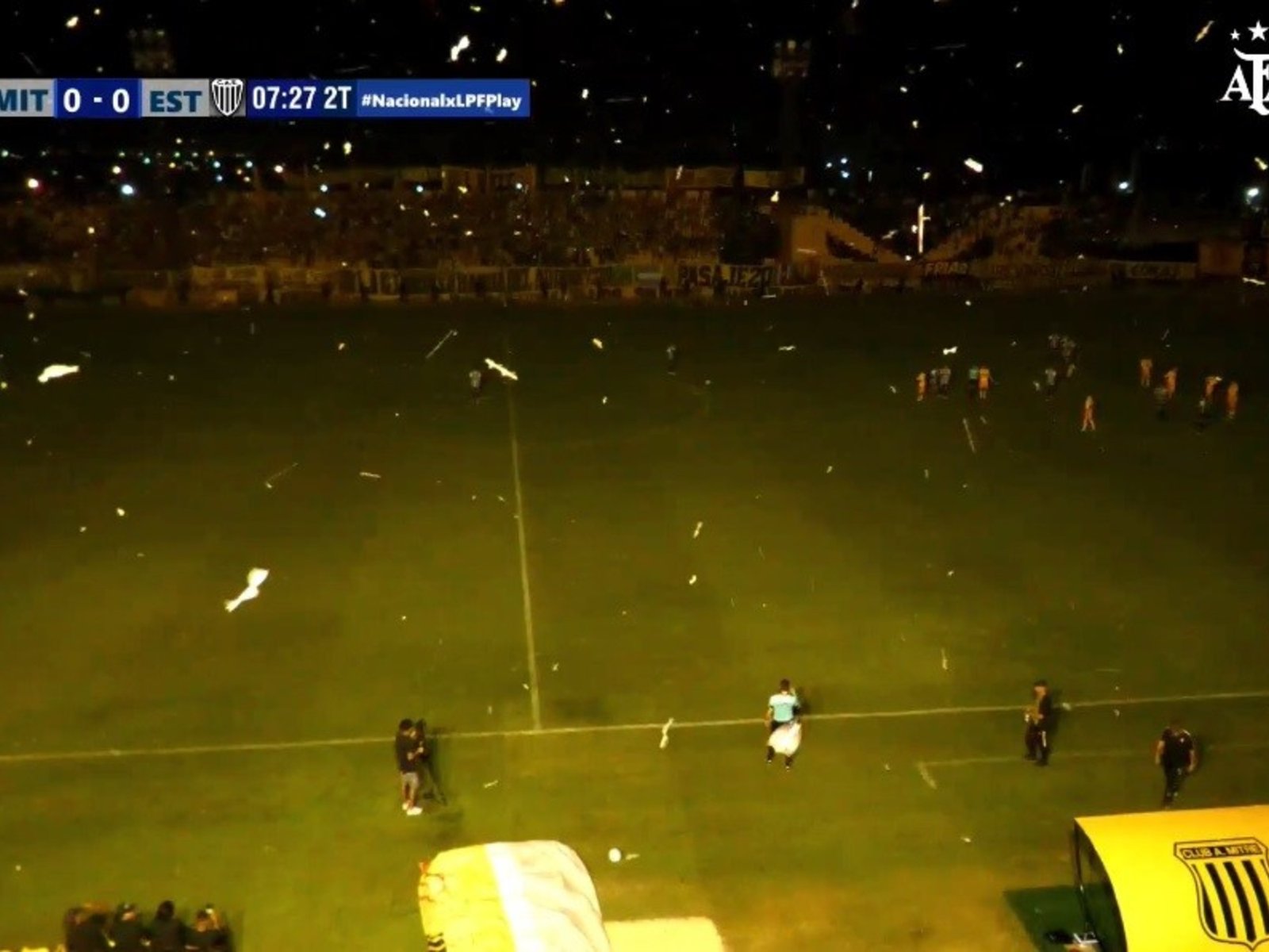 Primera Nacional: empezó casi dos horas más tarde, se jugó en penumbras y se suspendió por falta de luz :: Olé