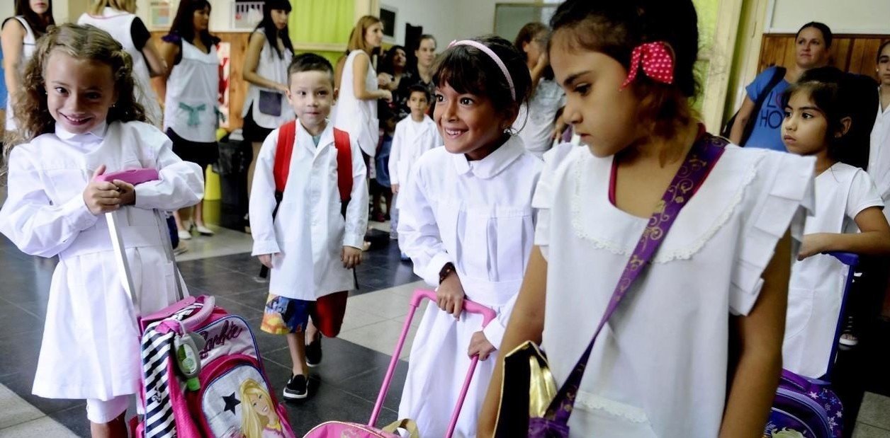 Quedan cuatro días hábiles para cumplir con un trámite clave antes del comienzo de clases en la Ciudad