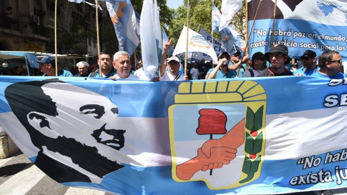 Reforma Laboral: la CGT se reunirá con el paro general en la mira