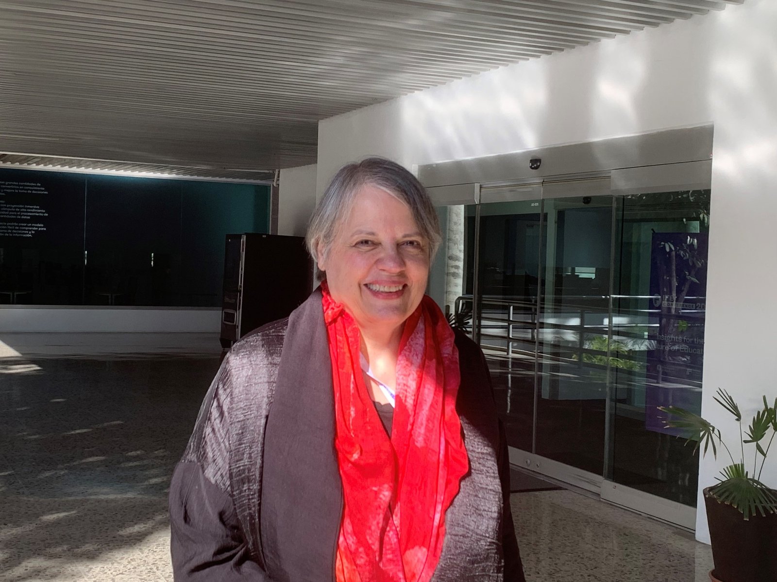 "Todos los chicos tienen que aprender a programar, sobre todo ahora con la IA", dice una experta clave en educación tecnológica