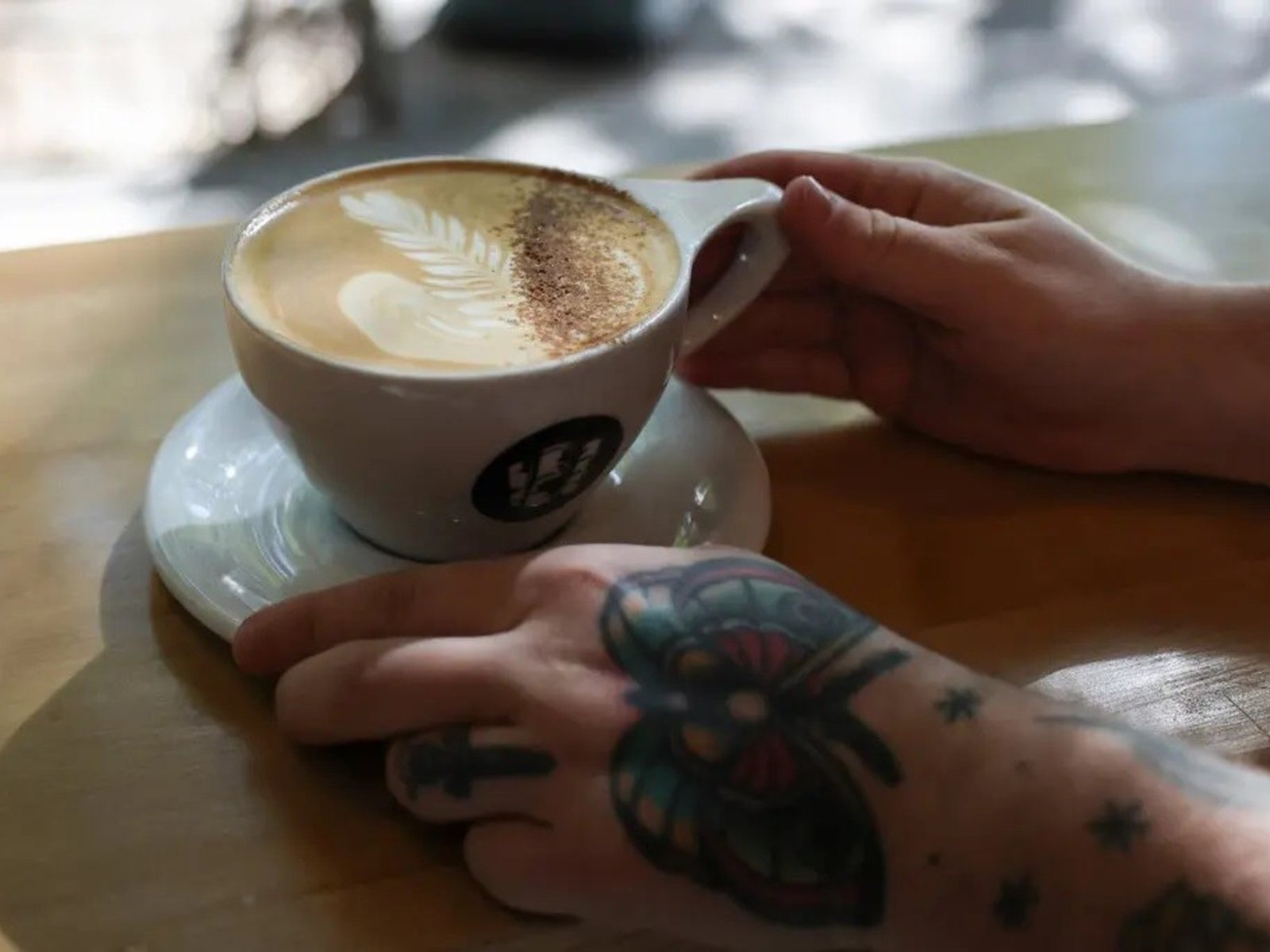 Tomar de 2 a 3 tazas de café al día podría reducir el riesgo de demencia. Pero no si es descafeinado.