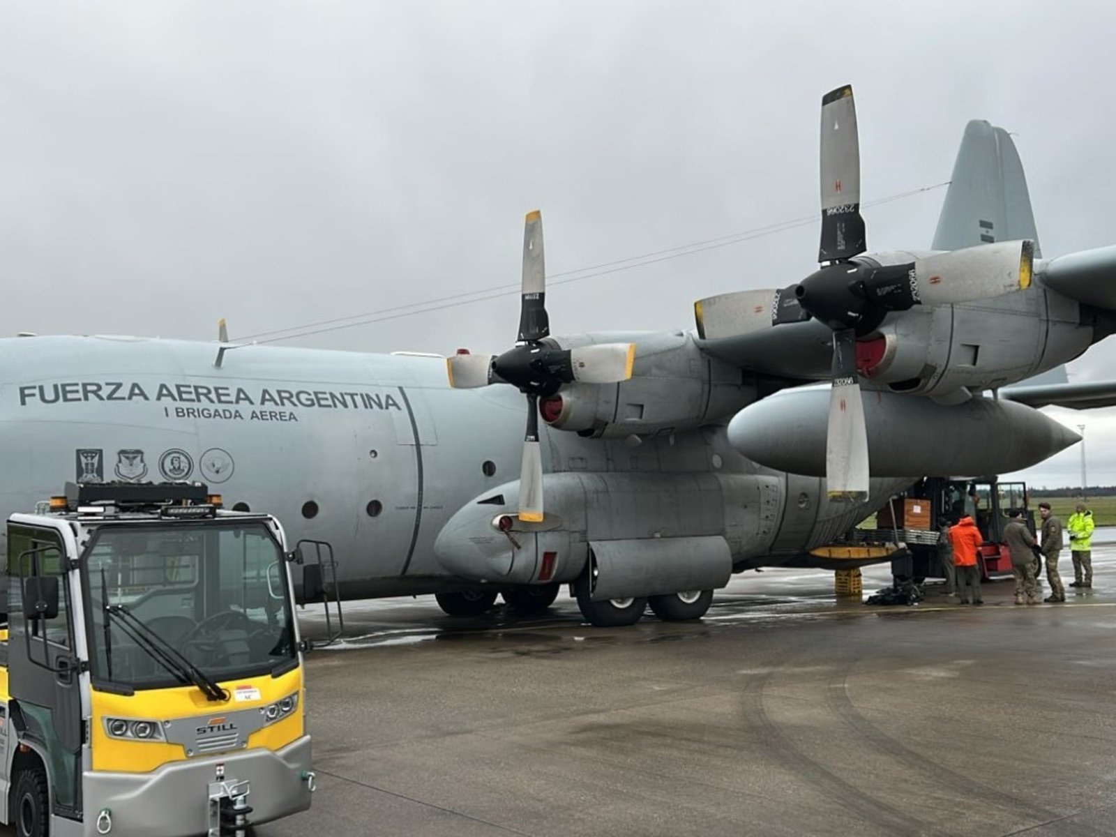 Un Hércules de la Fuerza Aérea que iba a Europa tuvo que volver a la Argentina tras una desperfecto en pleno vuelo