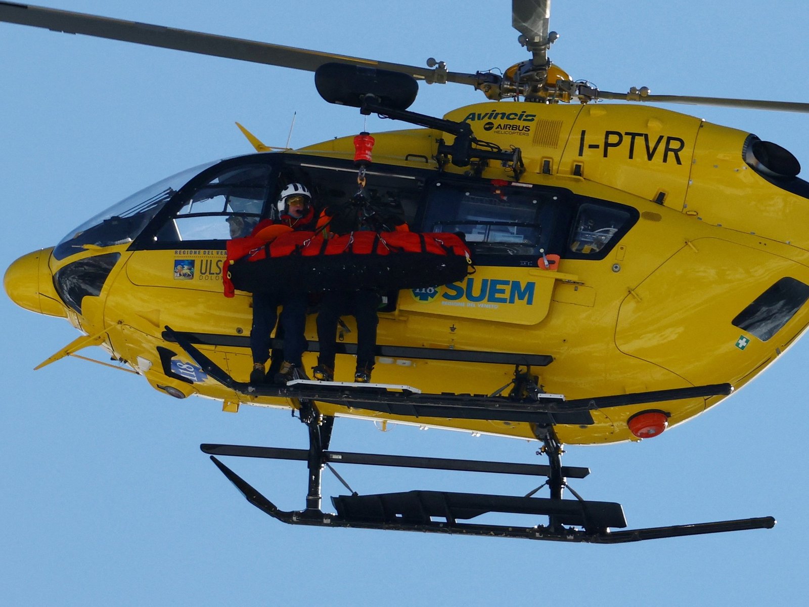 Video: legendaria esquiadora compitió con ligamentos rotos, se cayó en competencia y se retiró en helicóptero :: Olé