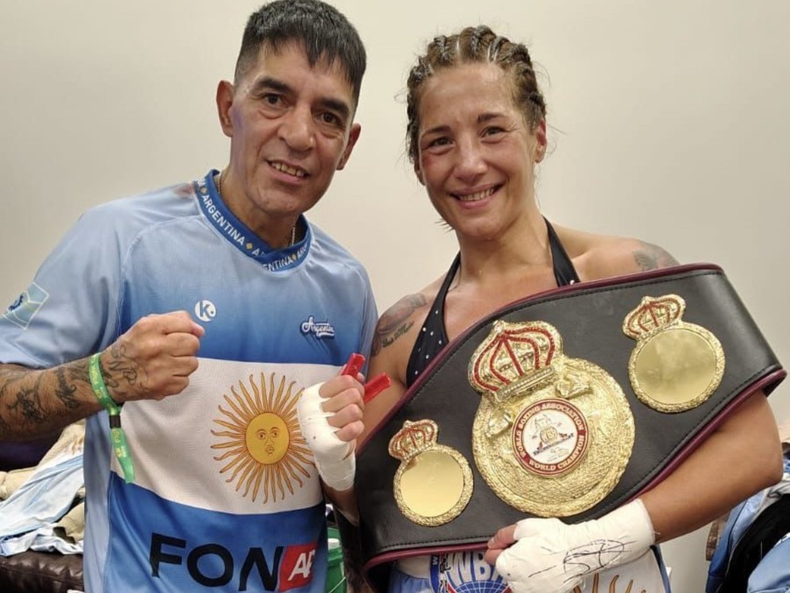 a los 45 años le sacó el invicto a Worthington en Detroit y es campeona mundial interina del boxeo de la AMB