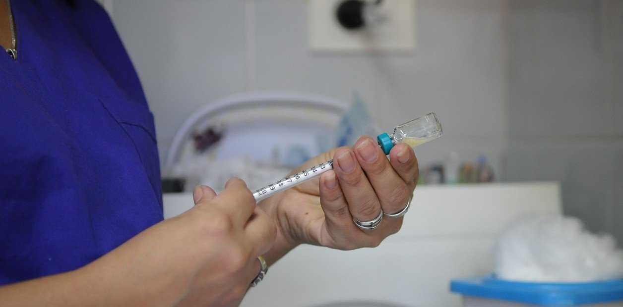 Cambios en el calendario nacional de vacunación: adelantan la segunda dosis de la triple viral