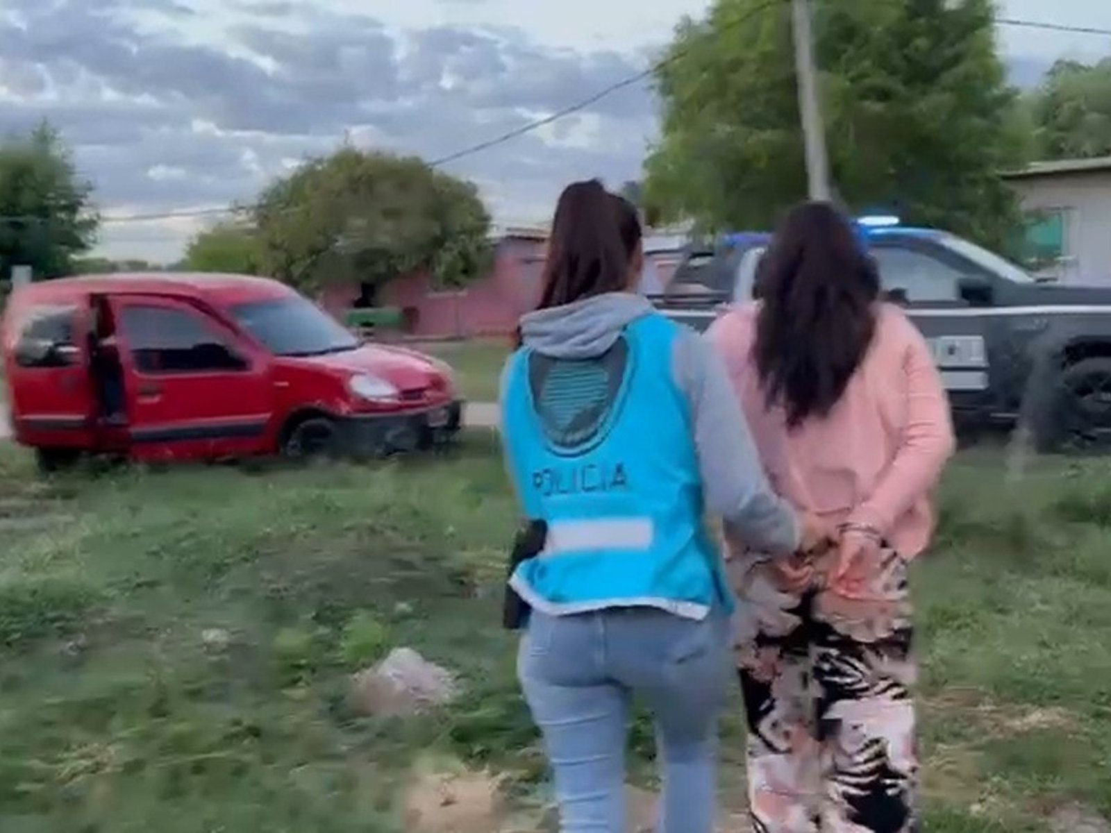 detuvieron a la mujer y un hombre