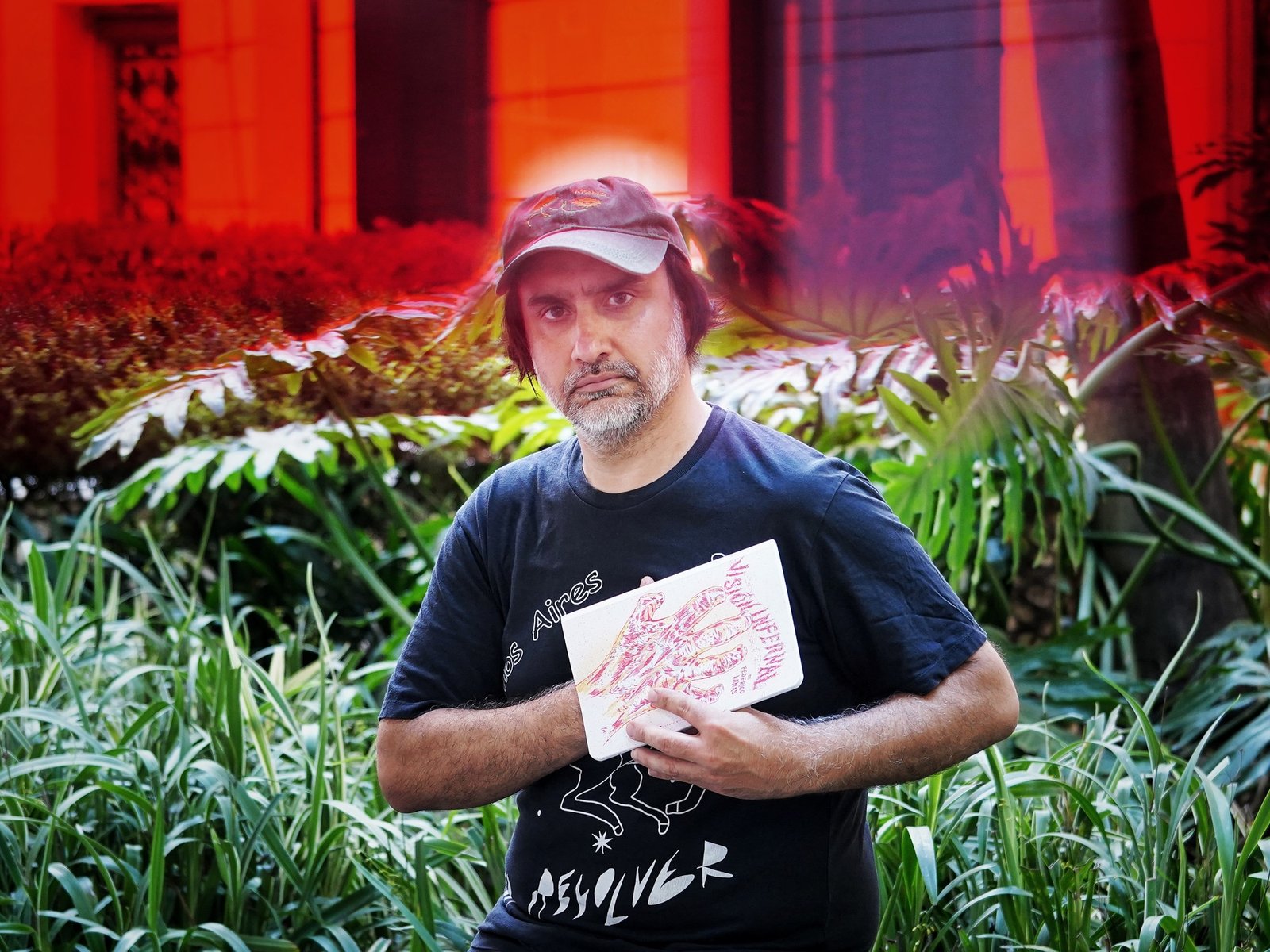 el artista argentino que esconde escenas infernales a plena vista