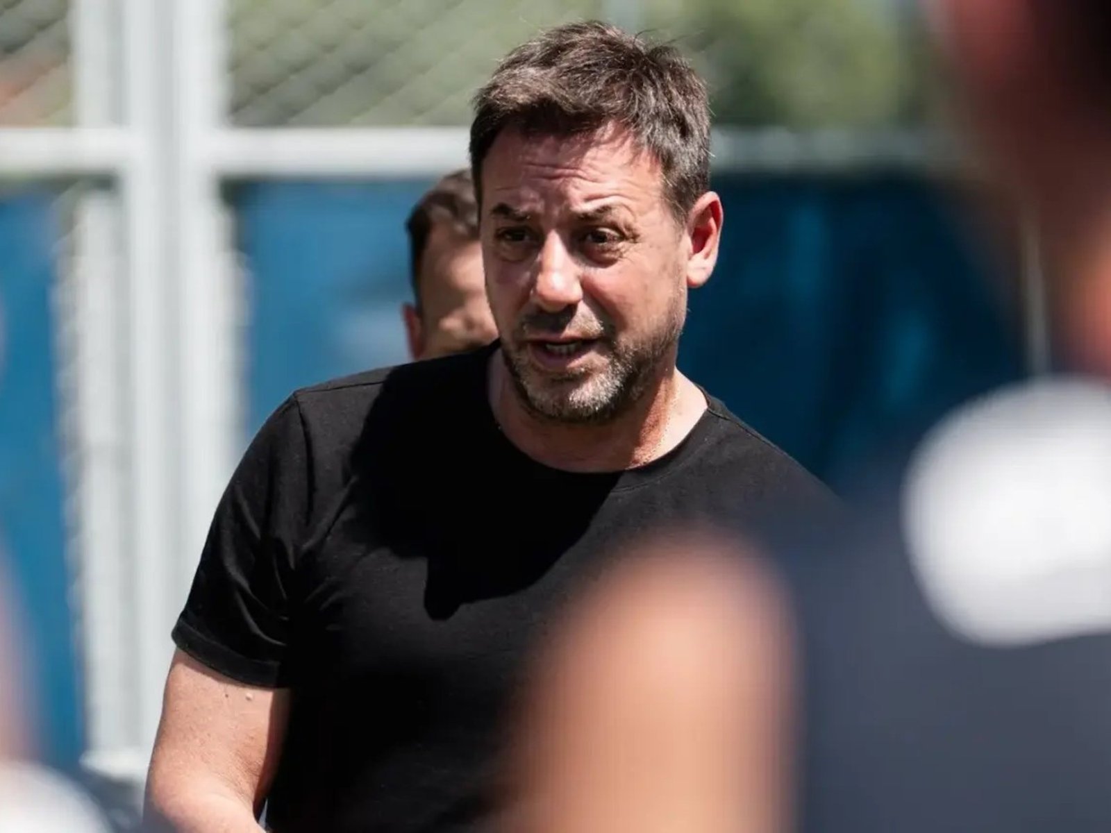 el presidente Costantino visitó al plantel para «mejorar las cosas»