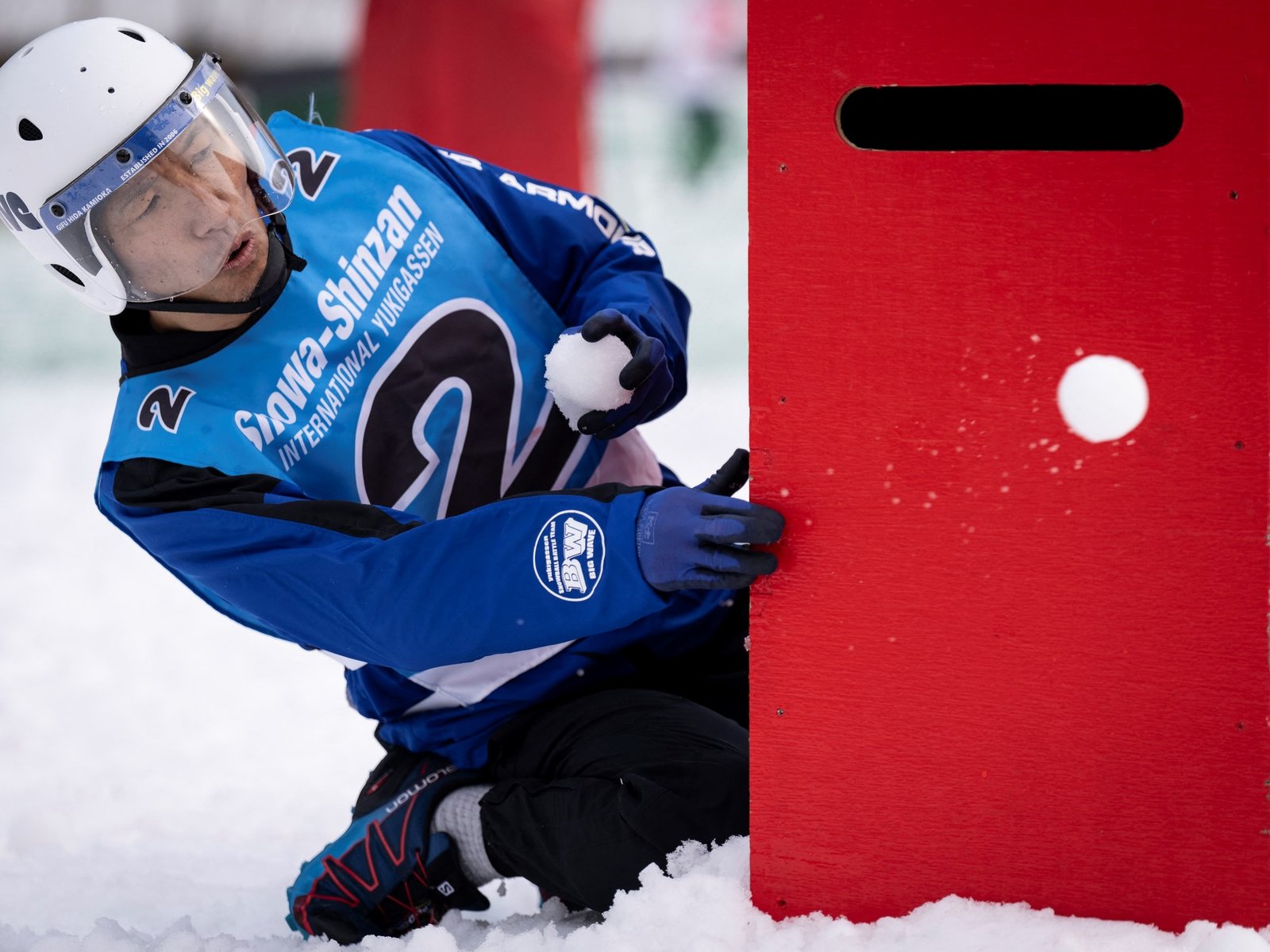 la batalla de bolas de nieve que nació a los pies de un volcán activo en Japón y sueña con ser deporte olímpico