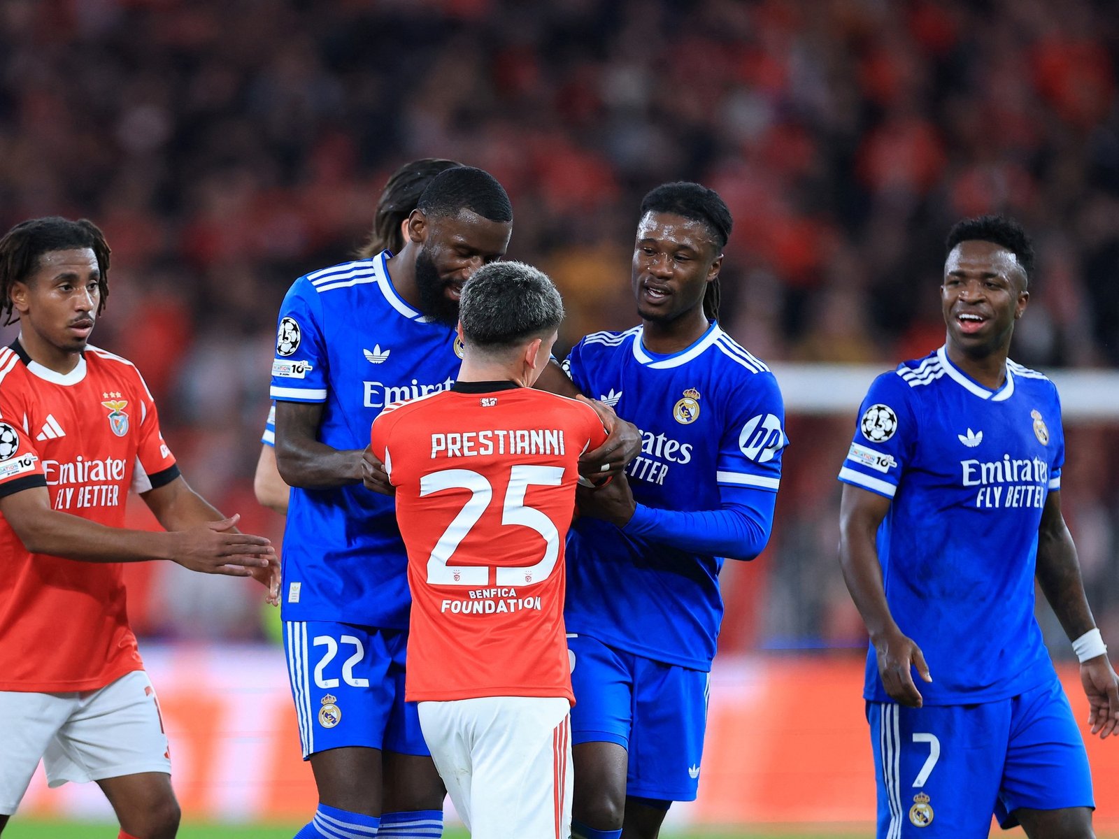 la hipócrita costumbre europea de mirar la paja en el ojo ajeno