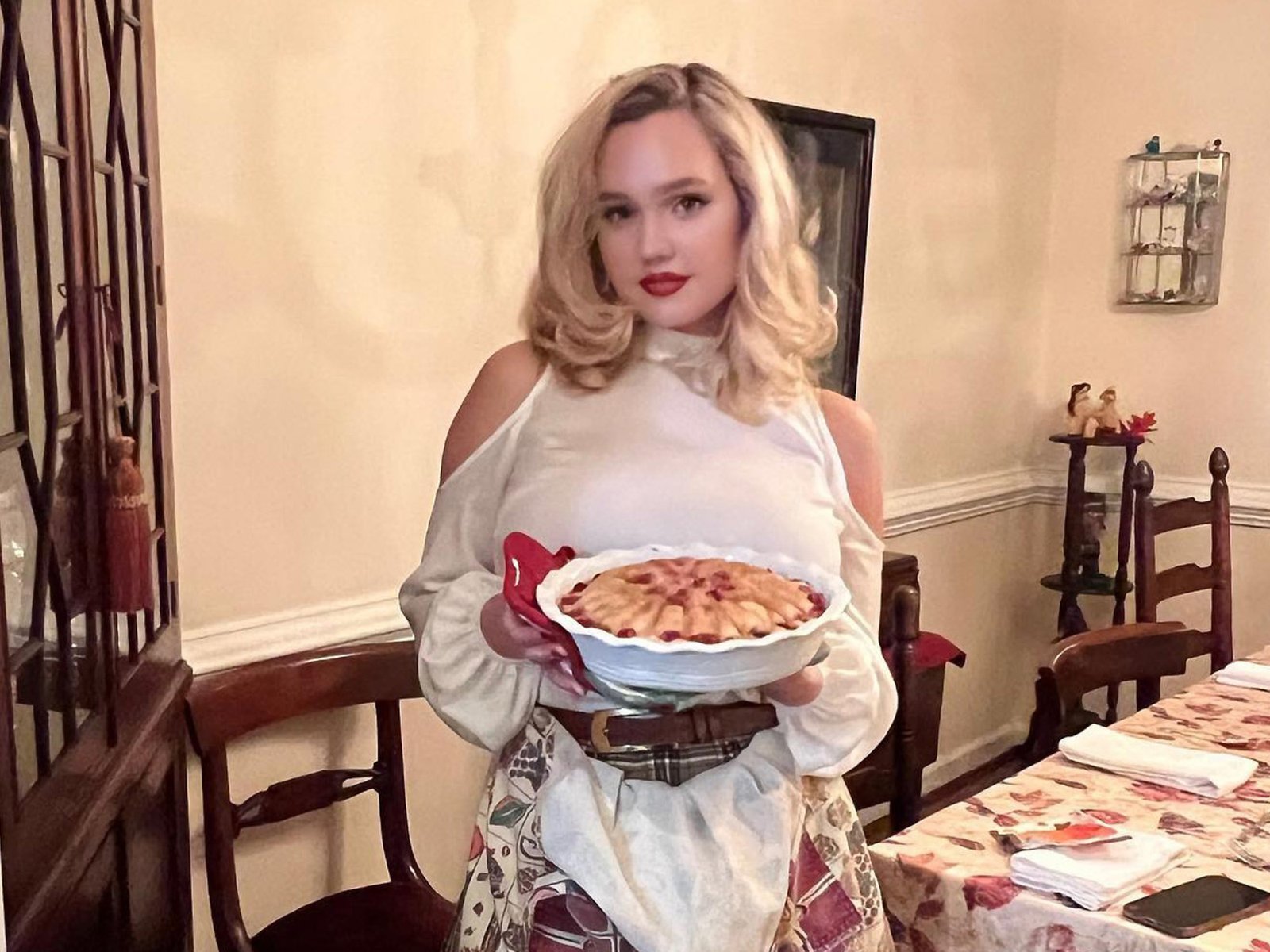 las "esposas tradicionales" y las libertarias-fem buscan su lugar