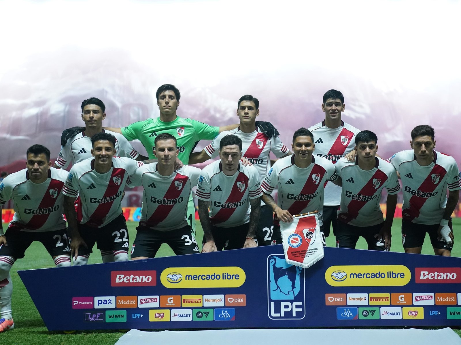 lluvia de reprobados y poca rebeldía para preocupar un poco más a Gallardo