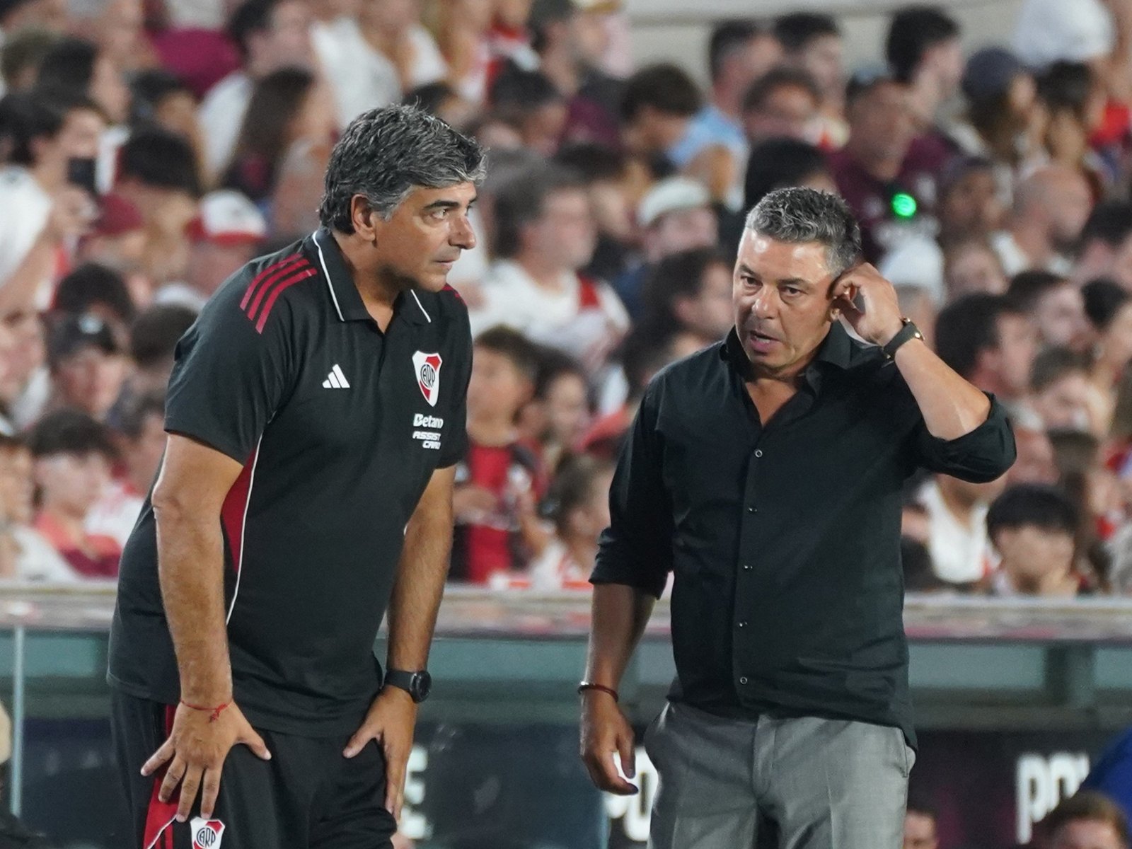 ni el mejor 9 del mundo parece la solución