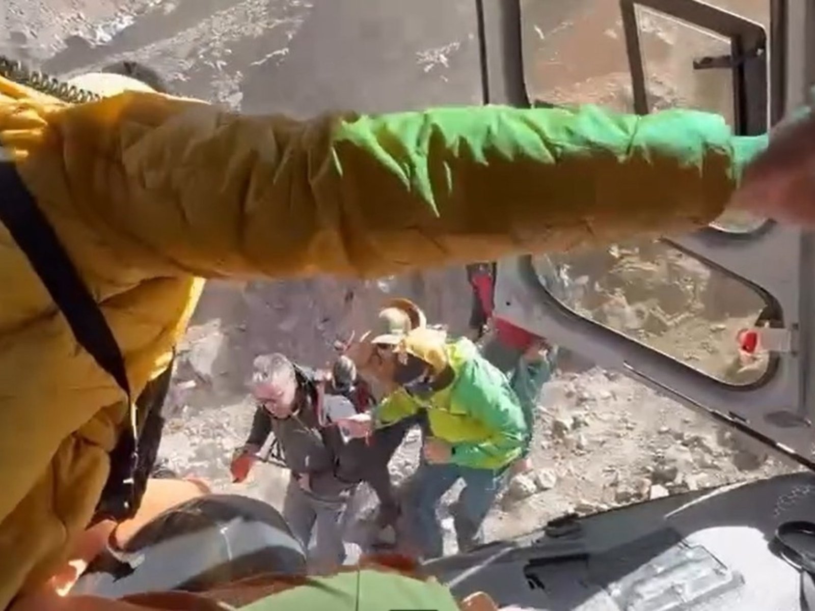 un guía se descompensó y debió ser evacuado de urgencia con una maniobra extrema