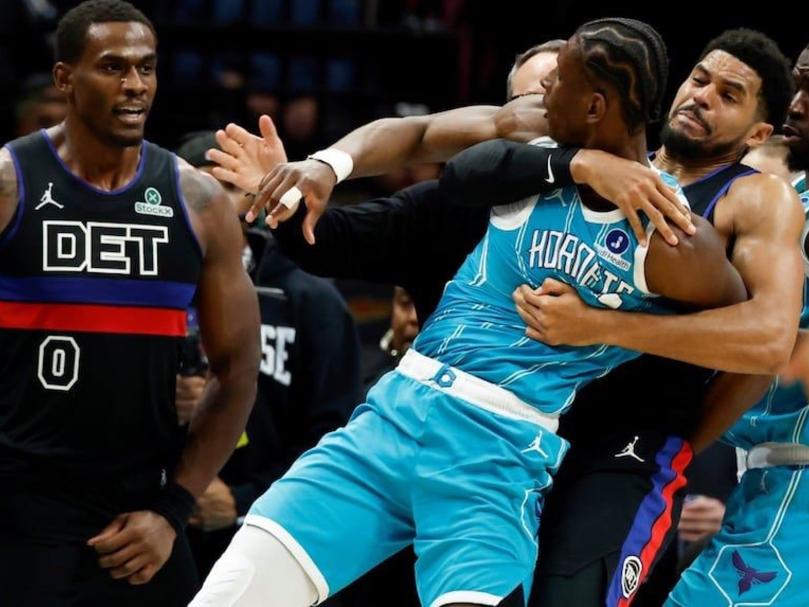 un reincidente y otros tres jugadores suspendidos