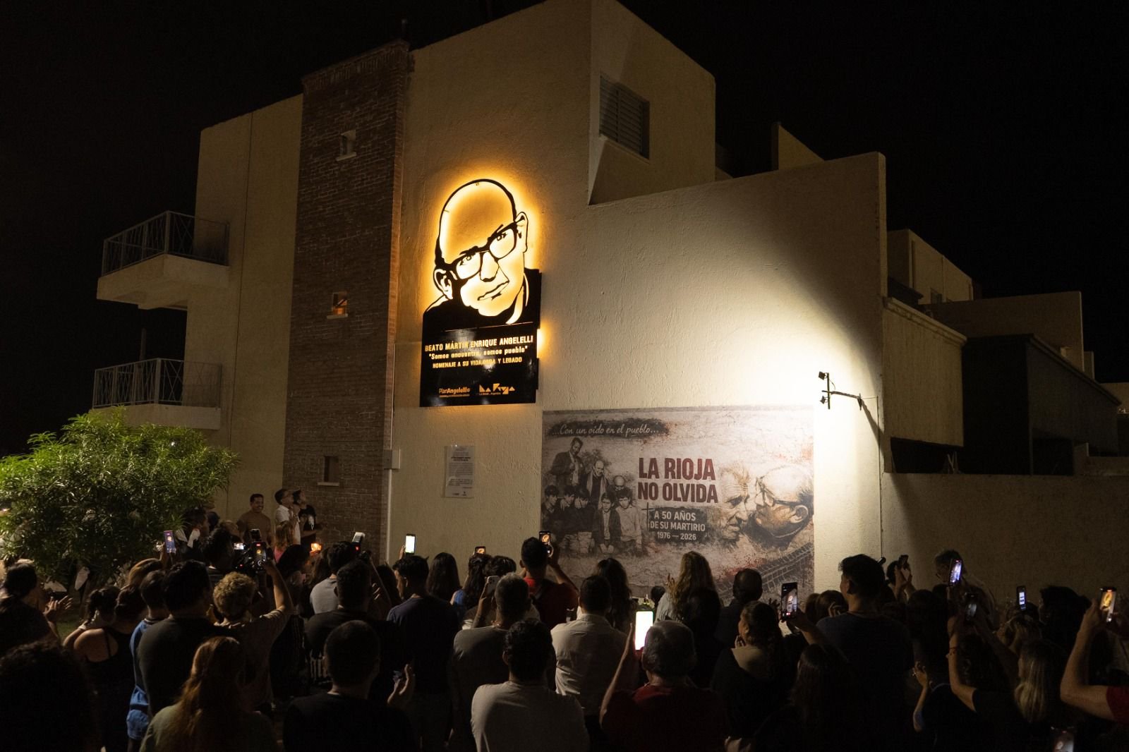 Inauguraron un mural en homenaje a Monseñor Angelelli en el barrio Francisco II
