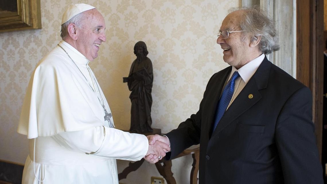 Adolfo Pérez Esquivel sobrevivió a los vuelos de la muerte aunque le dijeron "ni el Papa te salva"