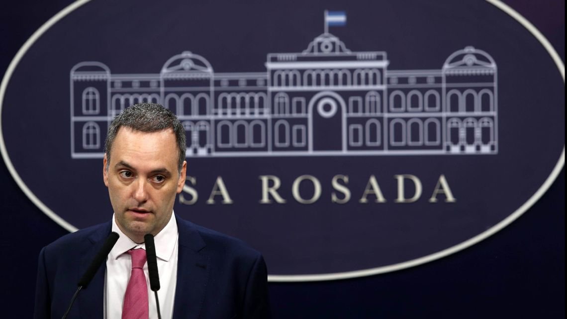 Adorni deslizó que el video del viaje a Punta del Este pudo haber salido desde "adentro" del Gobierno