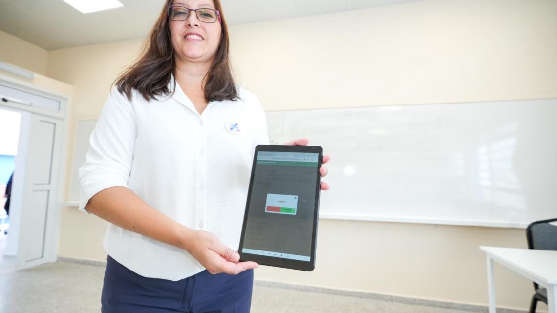 App Tutores: cómo funciona el nuevo sistema correntino para combatir la deserción escolar