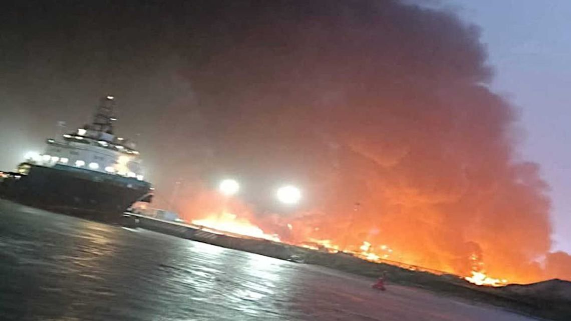 Así fue el incendio en la refinería de Pemex en Tabasco que dejó cinco muertos y generó alarma en la zona