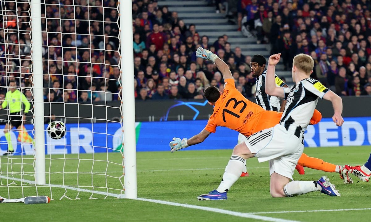 Barcelona - Newcastle en directo | Doblete de Elanga, que empata la eliminatoria por segunda vez | Fútbol | Deportes