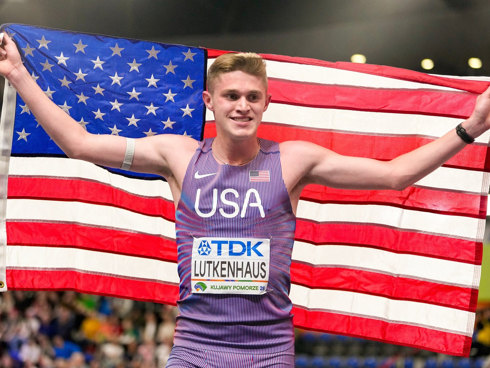 Cooper Lutkenhaus, el fenómeno de 17 años que hizo historia en el Mundial Indoor de atletismo
