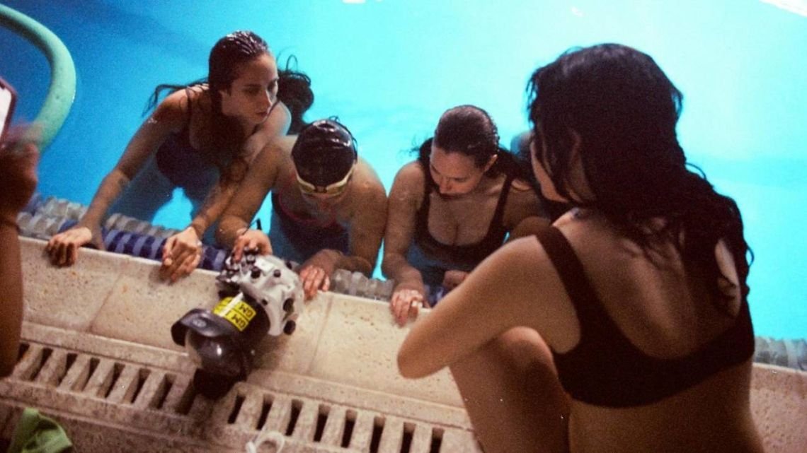 Delfina Pignatiello abandonó la competencia olímpica como nadadora y regresó al agua como artista
