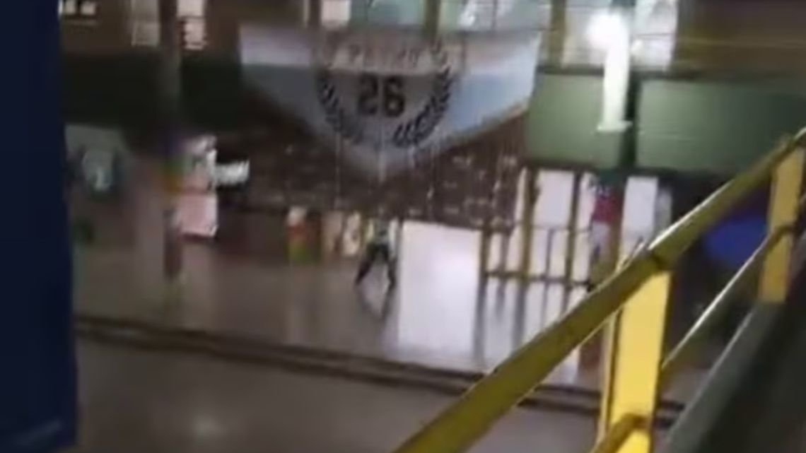 El autor del tiroteo en la escuela en Santa Fe "sufría bullying", según un padre