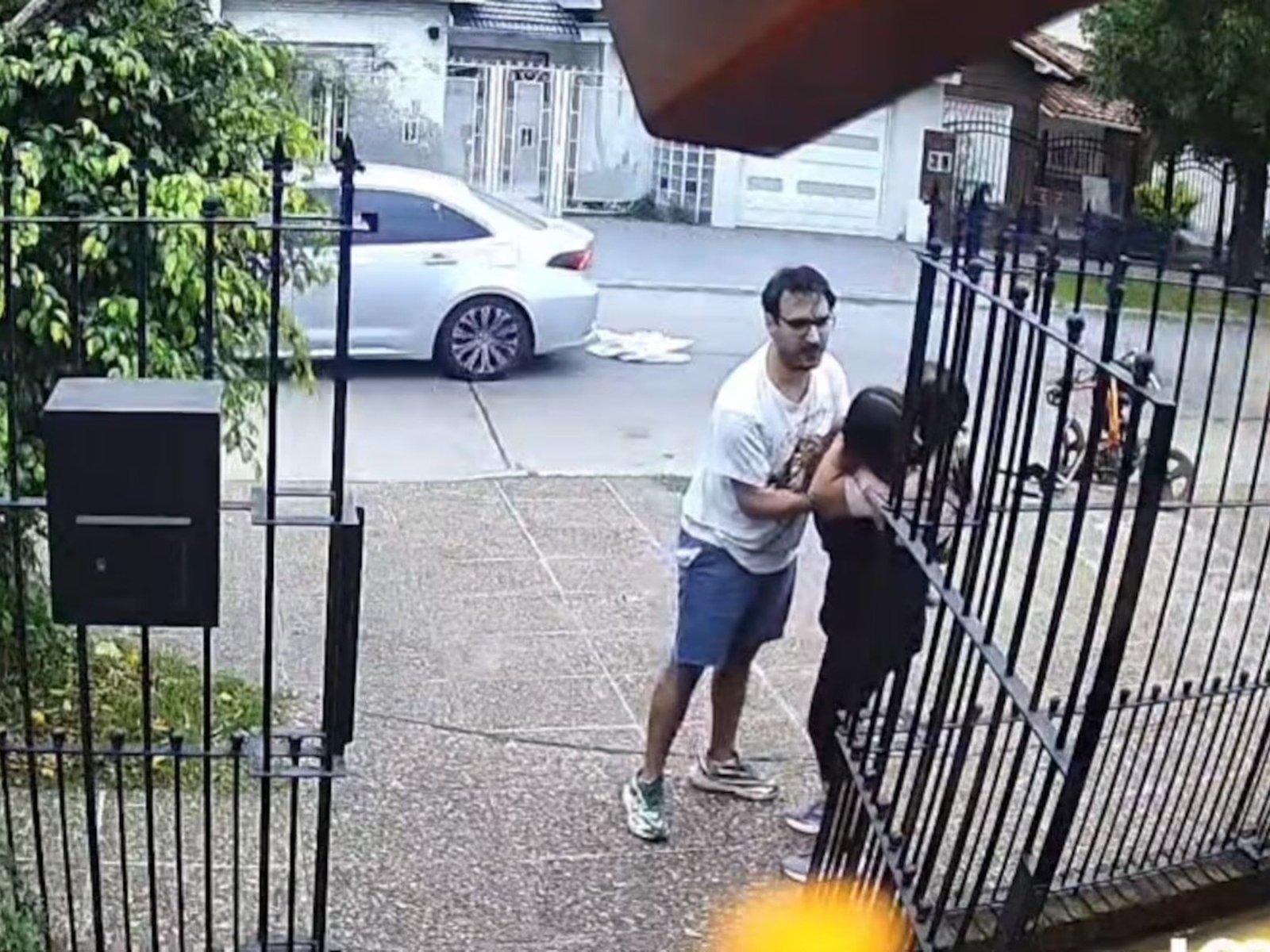 El desesperado pedido de una nena con parálisis durante un violento robo en Villa Luzuriaga