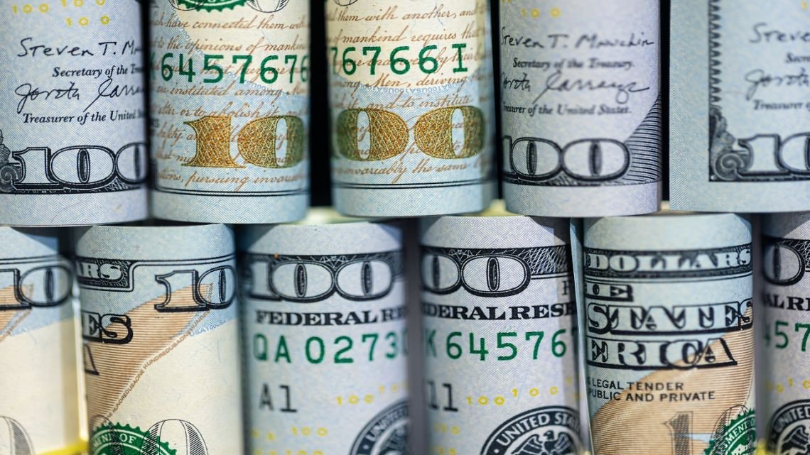 El dólar blue cerró en alza este lunes 16 de marzo y el Banco Central volvió a comprar dólares