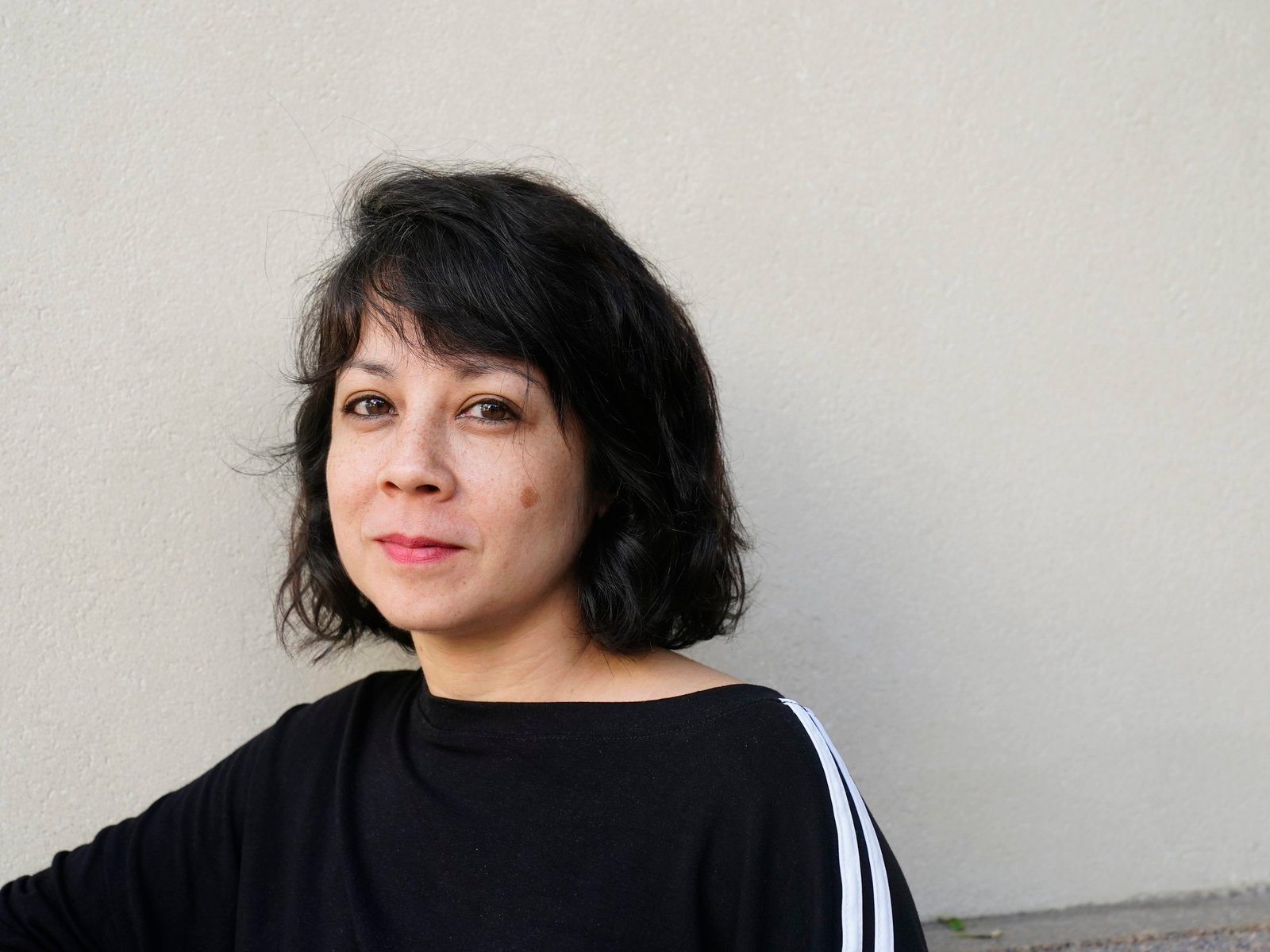 En una novela para adolescentes, Mónica Zwaig conecta la dictadura con la IA