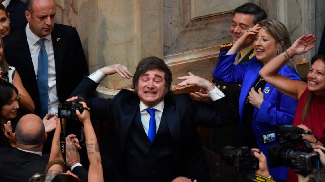 Entre aplaudidores festivos y cancelados instrumentales