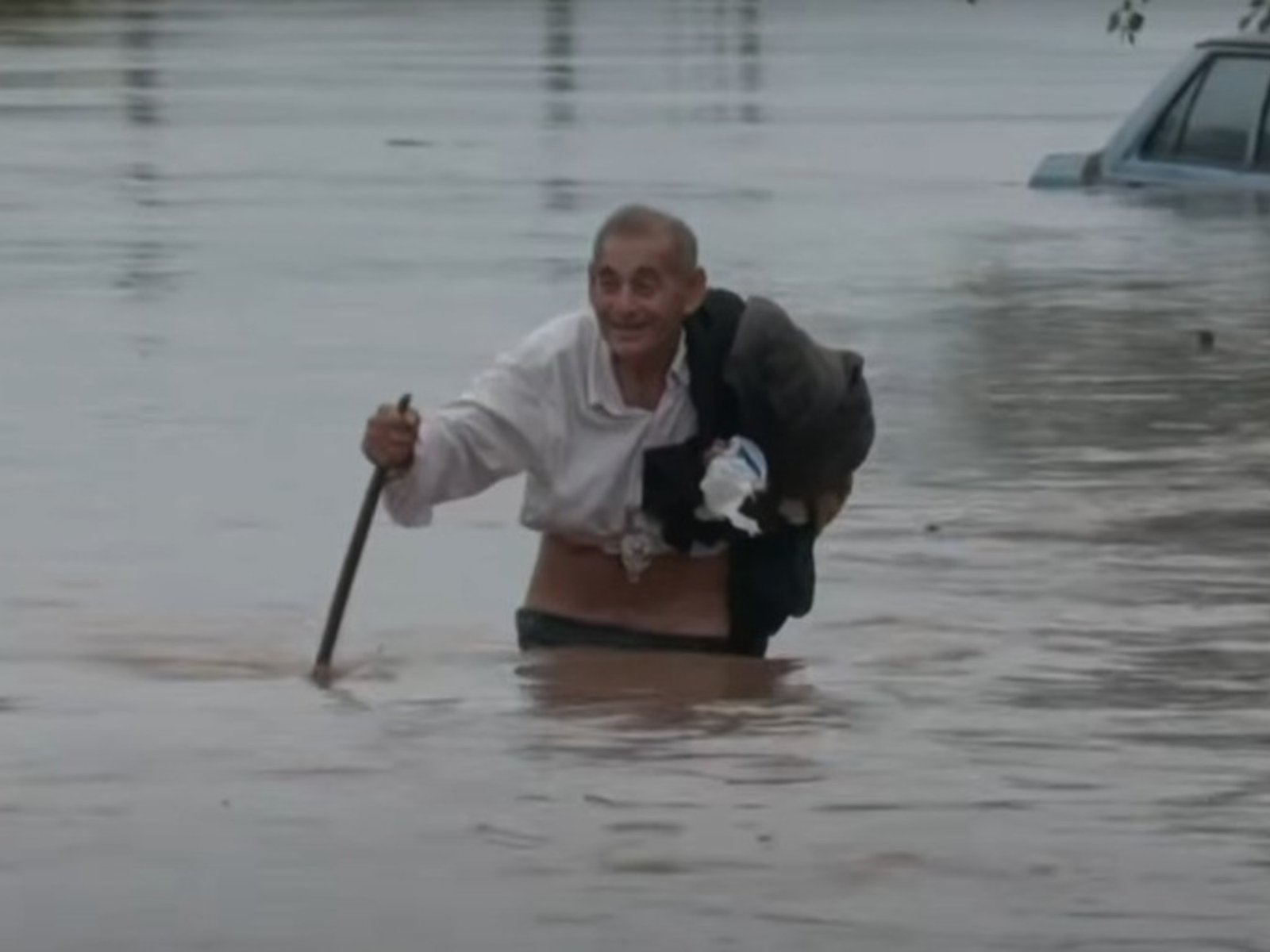 "Estamos perdiendo lo poco que teníamos", el drama de los barrios inundados de Tucumán donde cayó en un día la lluvia de todo un mes