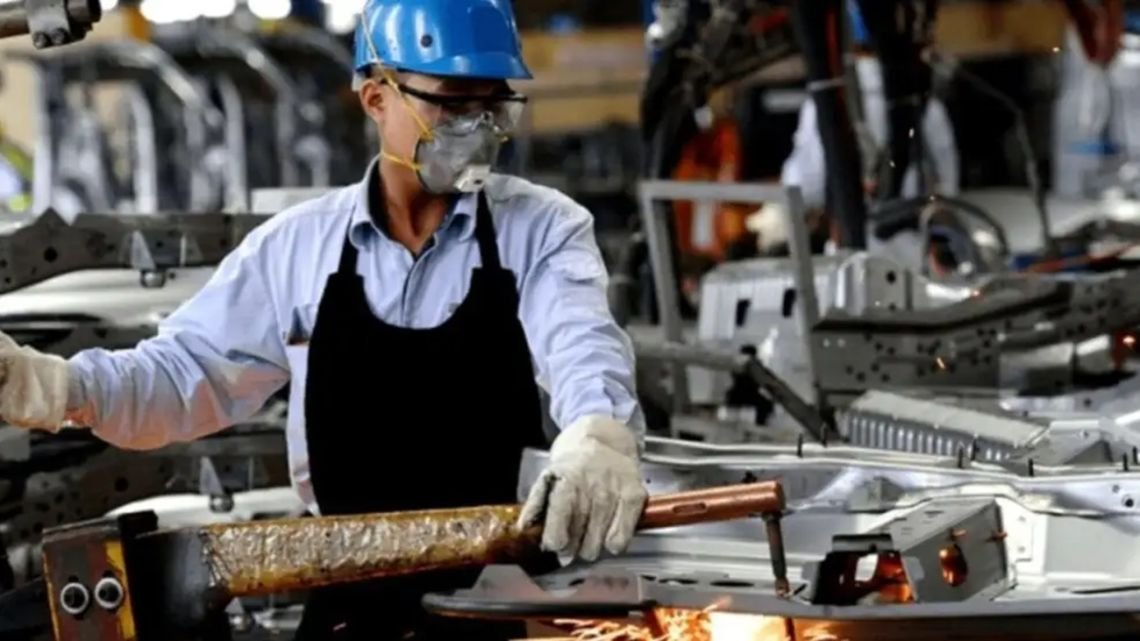 Fuerte suba de la informalidad en el mercado laboral: “El 43% de los ocupados está en informalidad laboral”