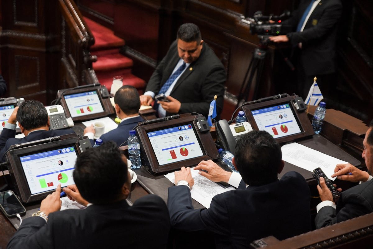 Guatemala elige una Corte de Constitucionalidad con capacidad para bloquear iniciativas del presidente Arévalo