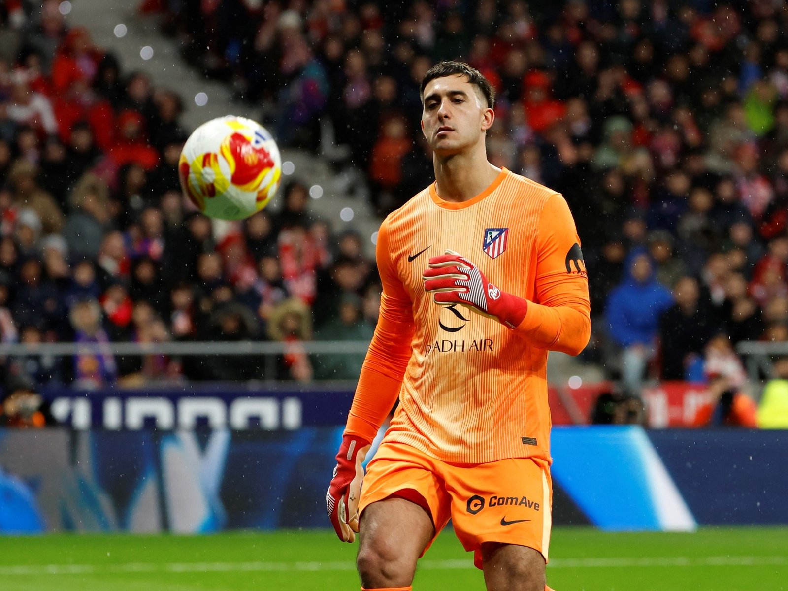 Juan Musso la rompe en Atlético de Madrid y pone al rojo vivo la pelea por ser el arquero suplente de Dibu Martínez en el Mundial