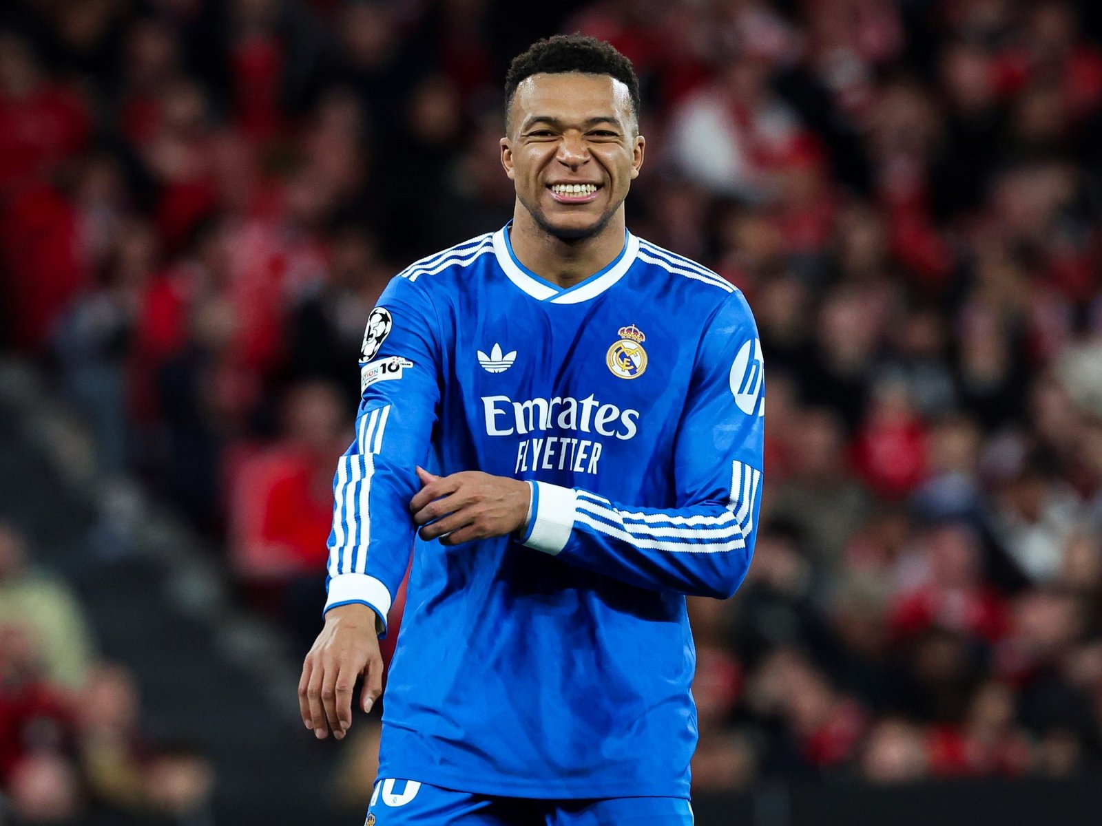 Kylian Mbappé viaja a Francia para tratarse su lesión en la rodilla izquierda y hay polémica en Madrid