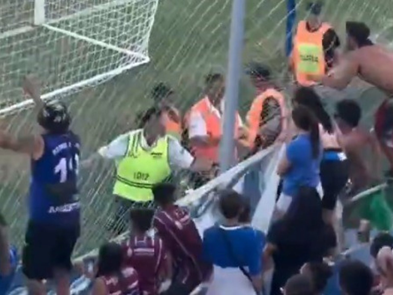La sanción a Godoy Cruz por los incidentes en el partido contra Deportivo Madryn :: Olé