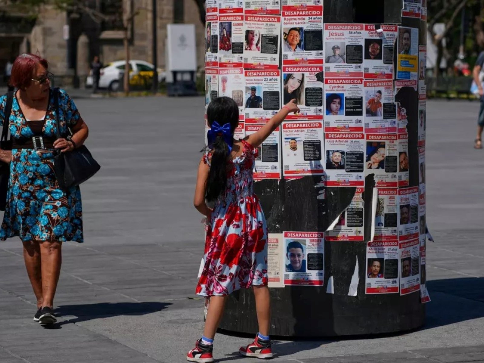 Las intervenciones urbanas con fotografías de desaparecidos pueden desaparecer por el Mundial