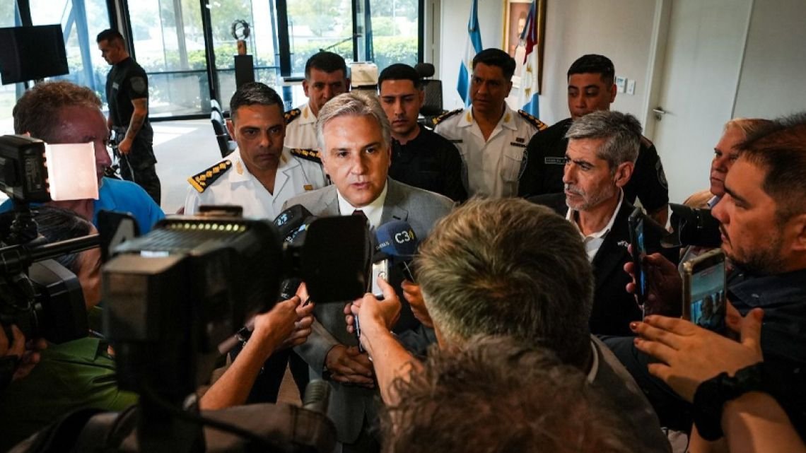 Llaryora, tras el hallazgo de "E": "Qué hay detrás de los niños que desaparecen"