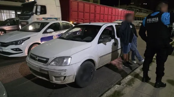 Manejaba alcoholizado, sin licencia de conducir ni seguro y le secuestraron el auto