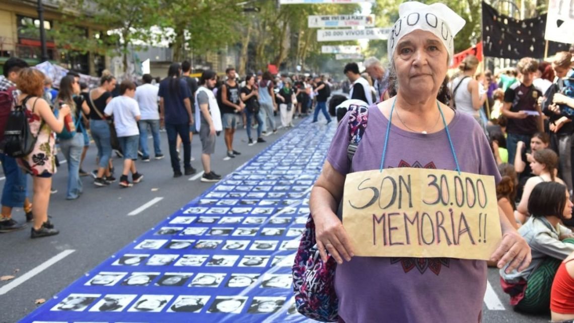 Marcha a Plaza de Mayo a 50 años del último Golpe de Estado