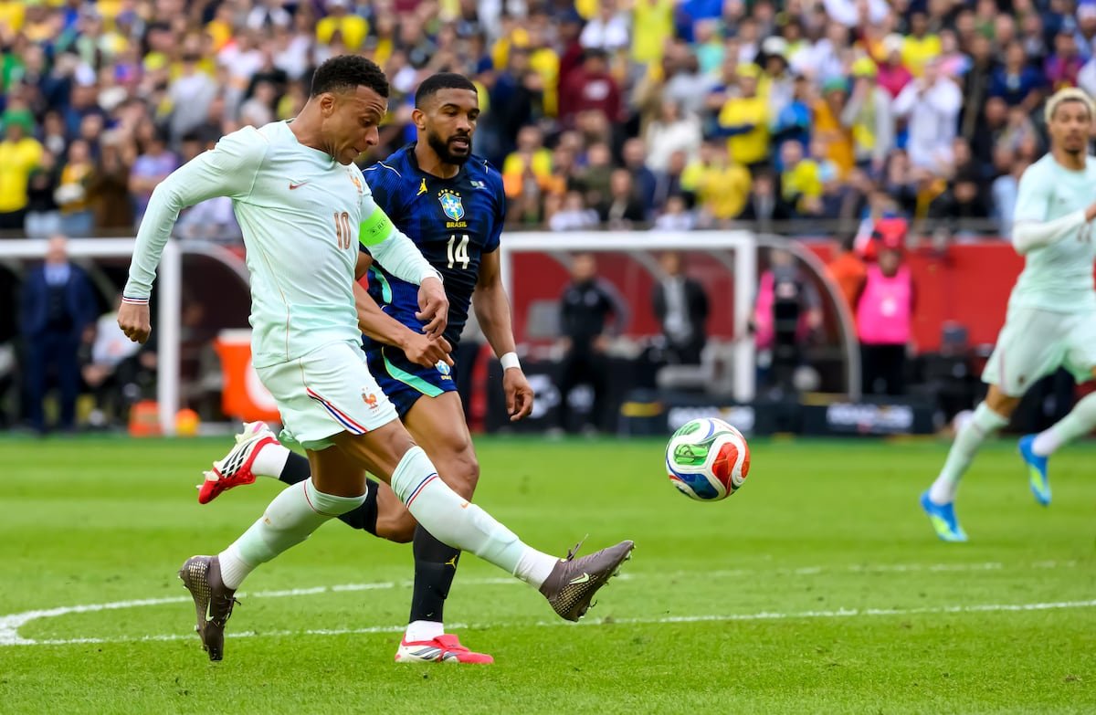 Mbappé y sus rodillas desdibujan a Brasil en Estados Unidos | Fútbol | Deportes