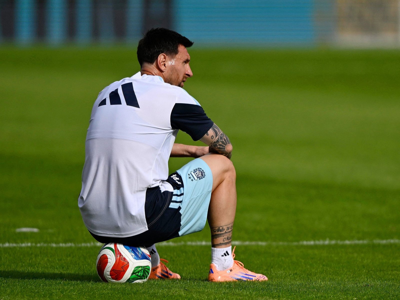 Messi, de los cinco pesos al medio palo: gracias :: Olé