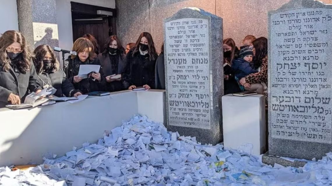 Milei visitó la tumba de una de las figuras que admira del judaísmo, el “Rebe de Lubavitch”