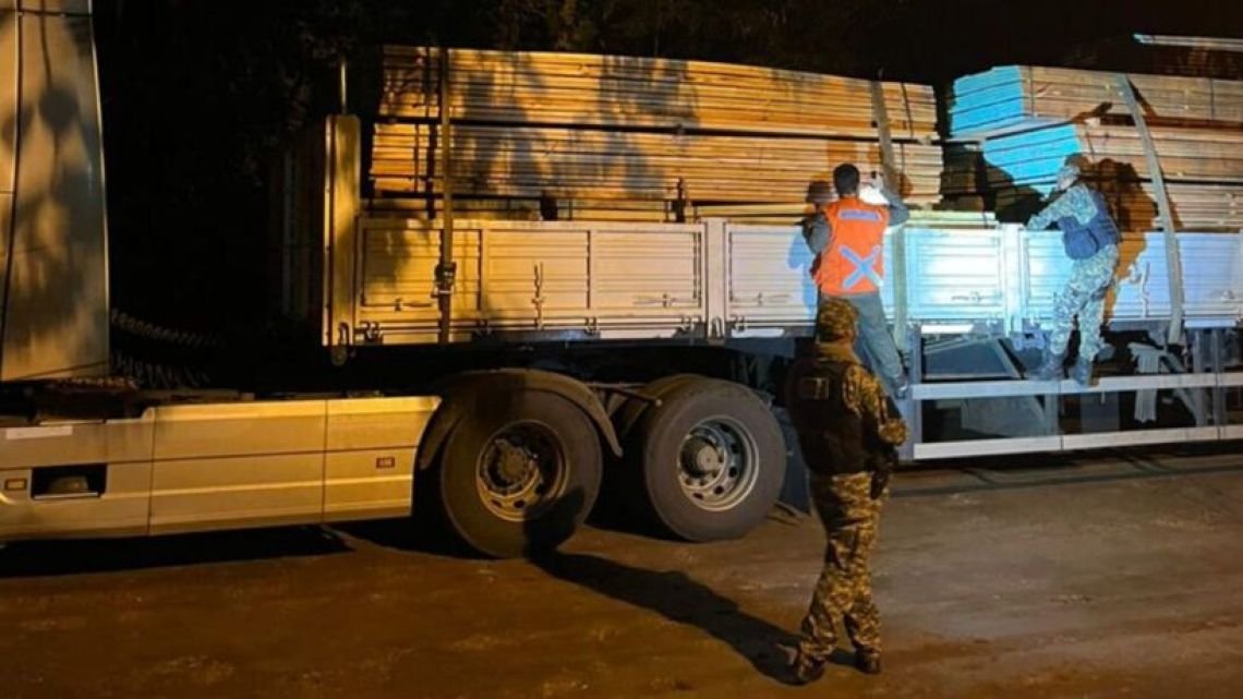 Operativos de control forestal: Ecología interceptó camiones con madera no declarada en rutas de Misiones