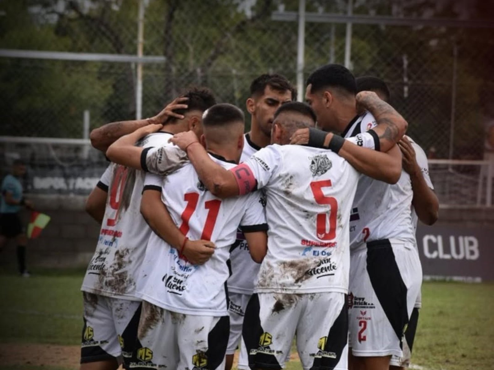 Primera C: Claypole tomó aire, varios dejaron pasar la cima y dos suspendidos :: Olé