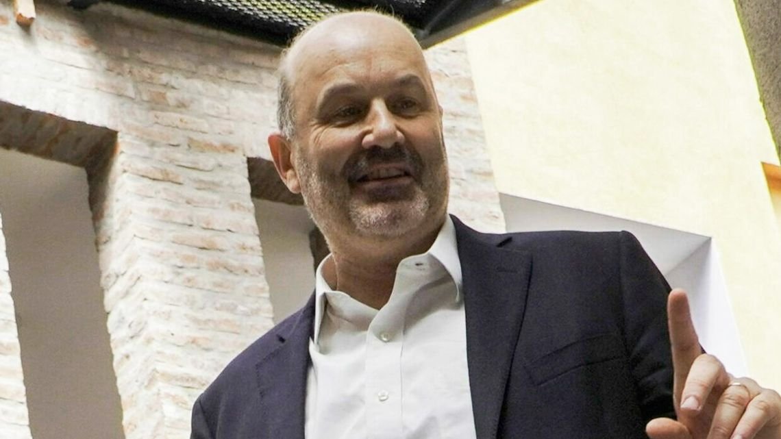 Sturzenegger explicó los cambios tras la desregulación de las patentes en Argentina