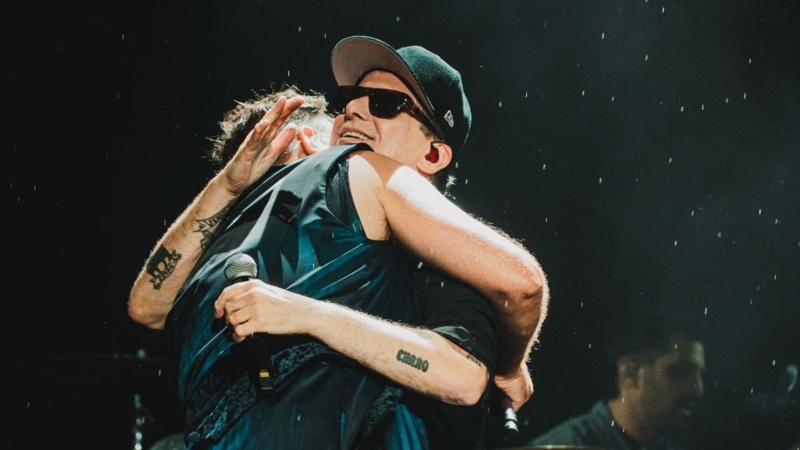 Tan Biónica regresó bajo un diluvio en Vélez, con la potencia de sus hits y el abrazo eterno con Andrés Calamaro